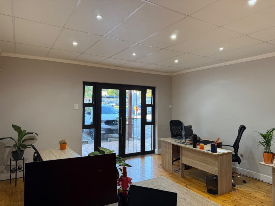 To Let Commercial Property for Rent in Walmer Eastern Cape